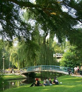 [Image: vondelpark12.jpg]